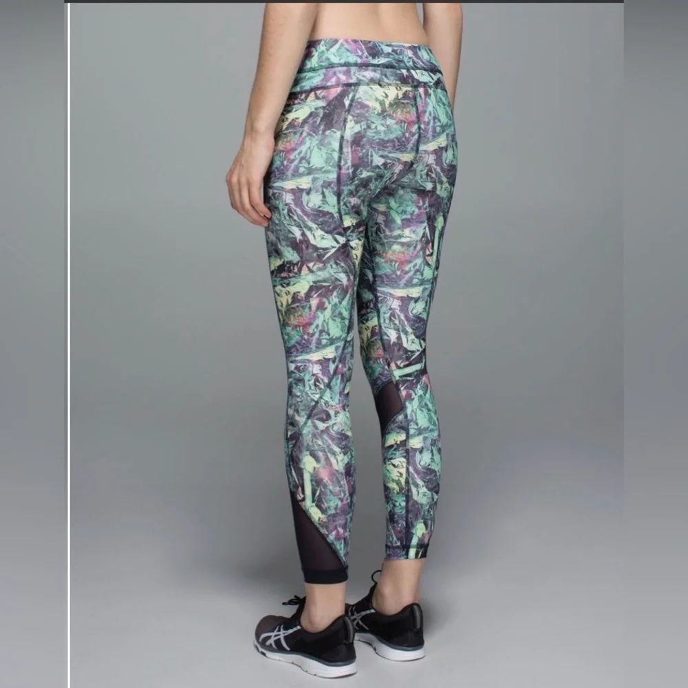Lululemon Inspire Tight II Full-On Luxtreme Iridescent Multi/Naval Blue - size 6